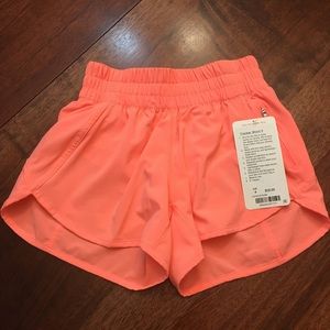 Lululemon Tracker Shorts V - Size 4 - Sunset